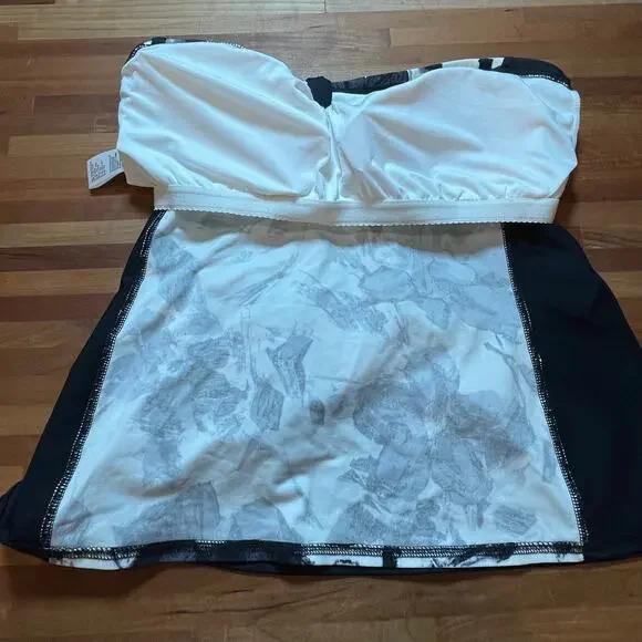 Tankini, black and white floral, medium - Picture 4 of 8